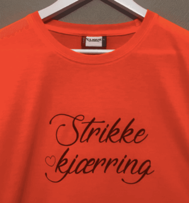 Hovedbilde T-shirt- Strikke kjerring
